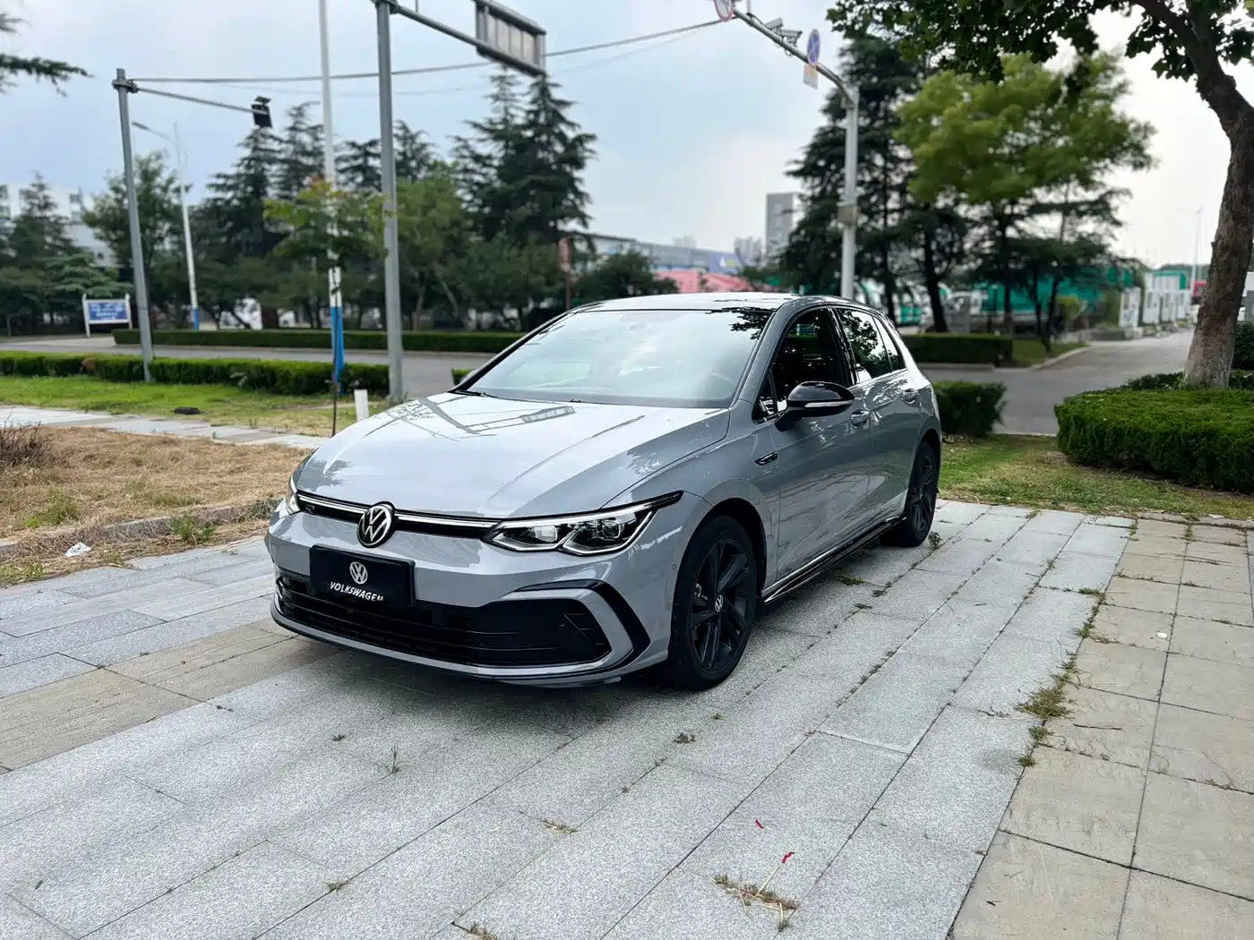 Volkswagen Golf 2023 Model 280TSI DSG R-Line