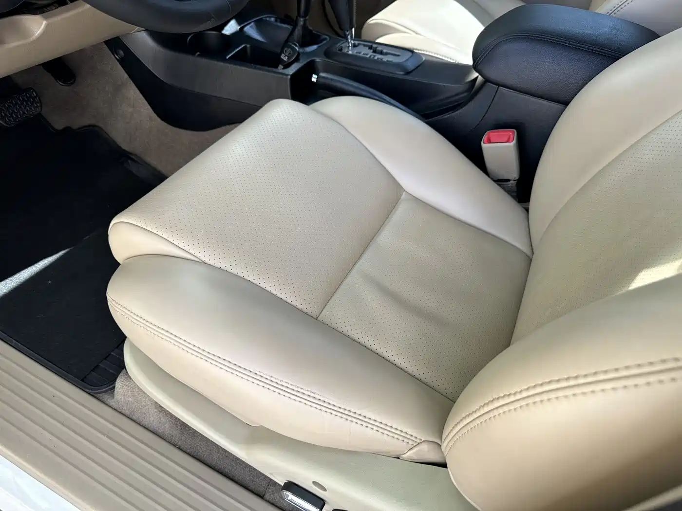Toyota Fortuner 2015 Model 2.7L Standard Edition фото 11