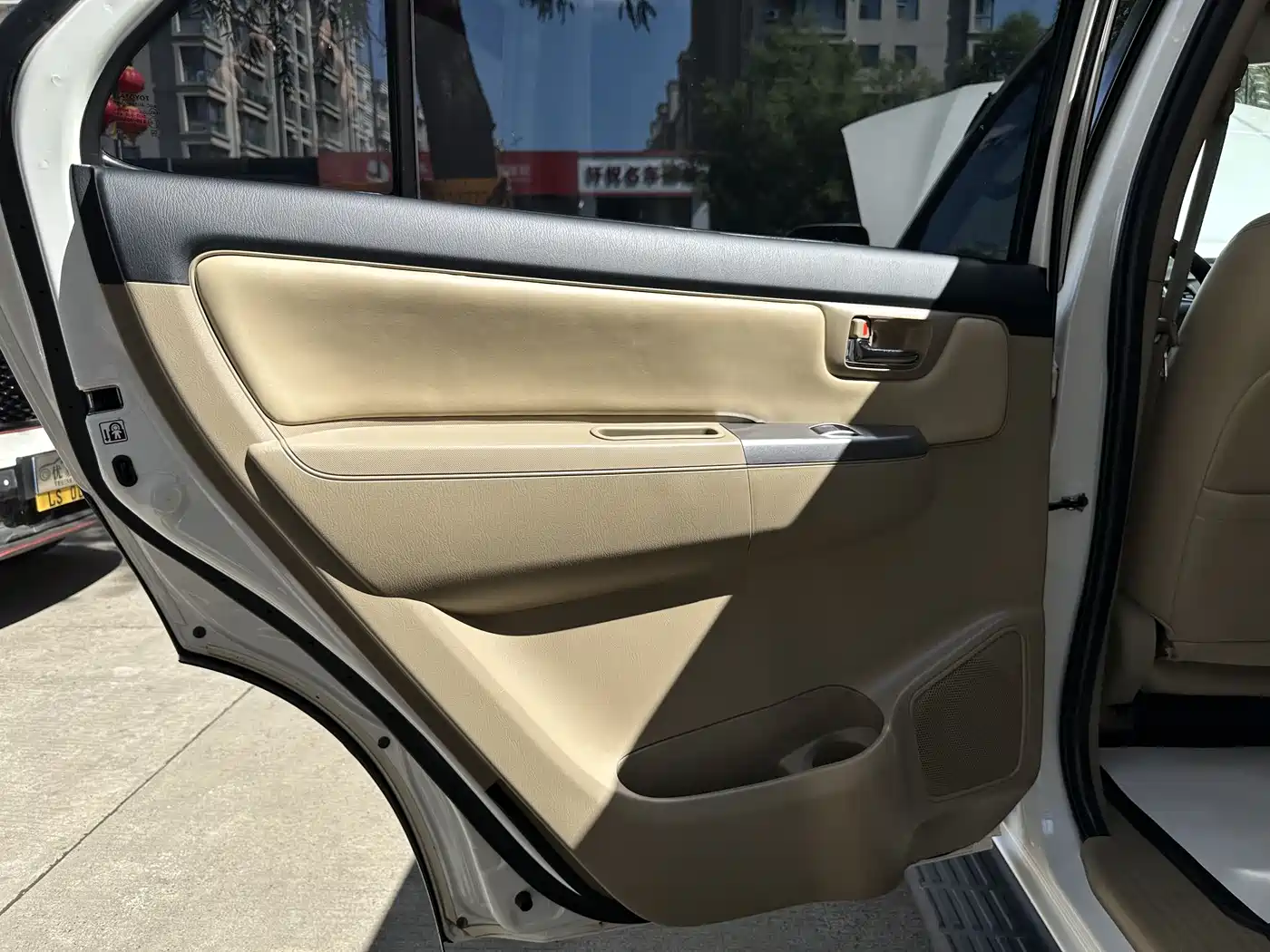 Toyota Fortuner 2015 Model 2.7L Standard Edition фото 18