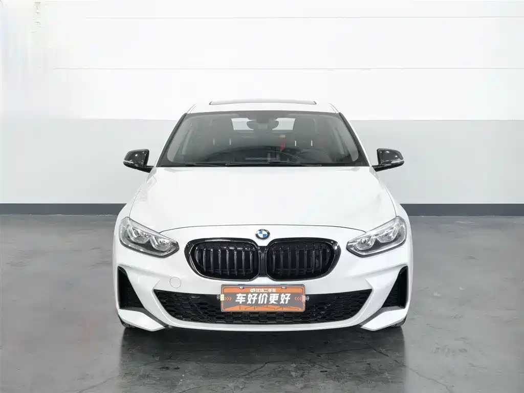 BMW 1 Series 2020 Model 120i M Sport Package фото 3
