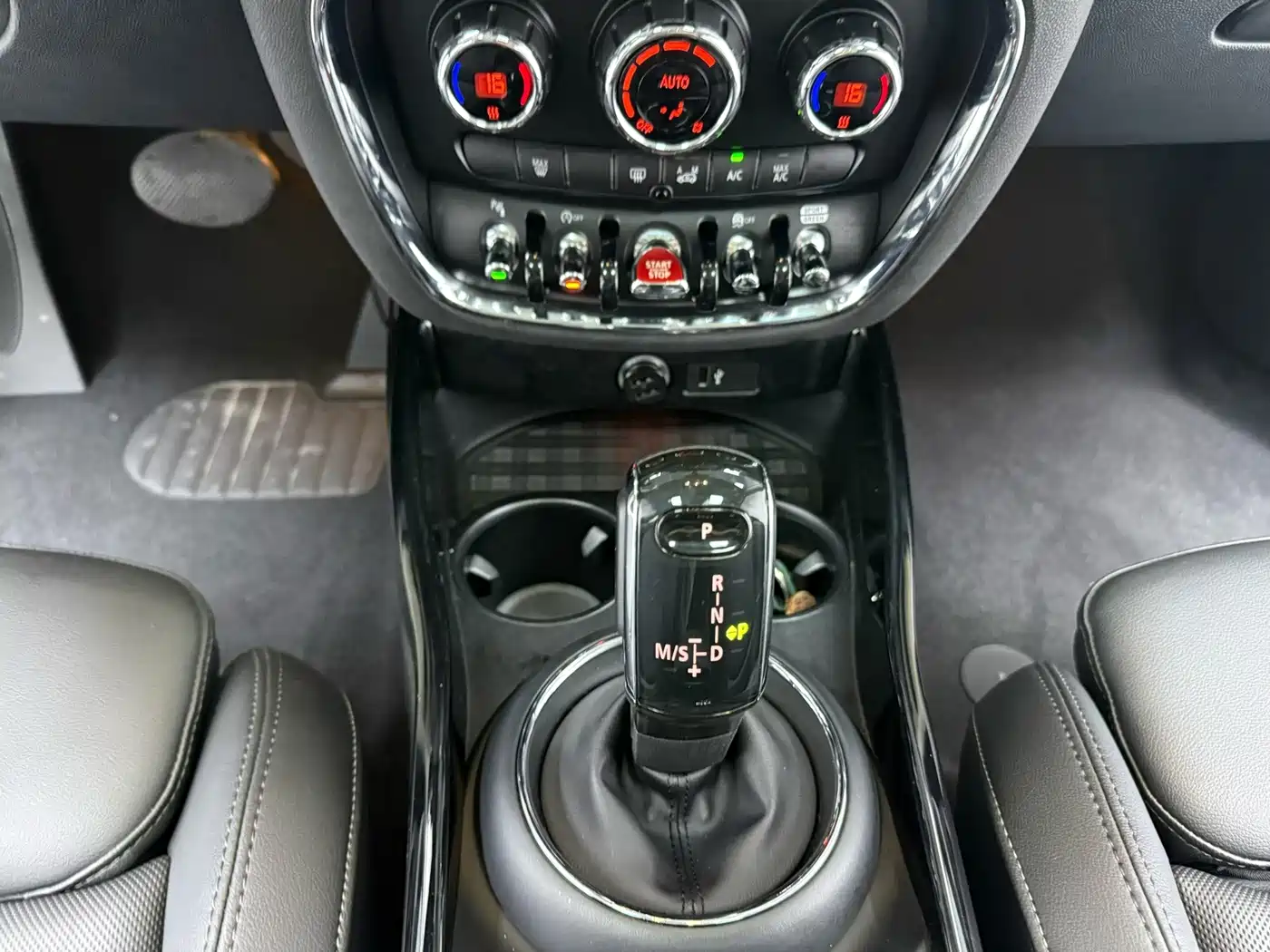 Фото 3 - MINI CLUBMAN