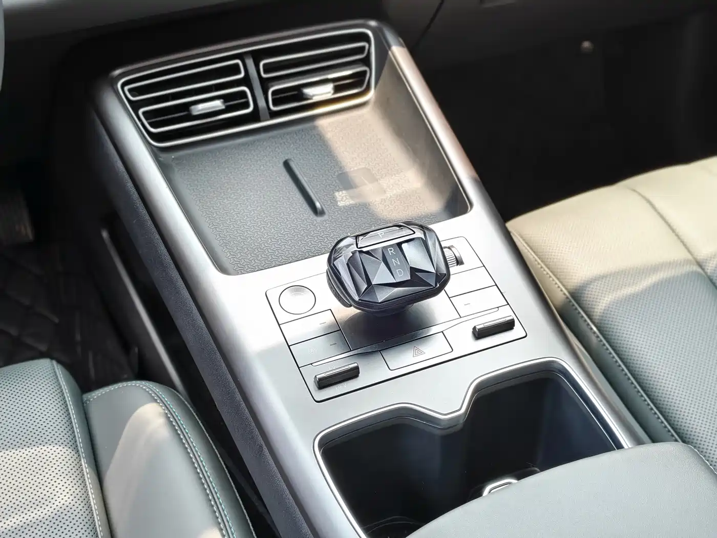 BYD Song Pro New Energy 2025 2nd Generation Smart Drive Edition DM-i 75KM Leading Type фото 12