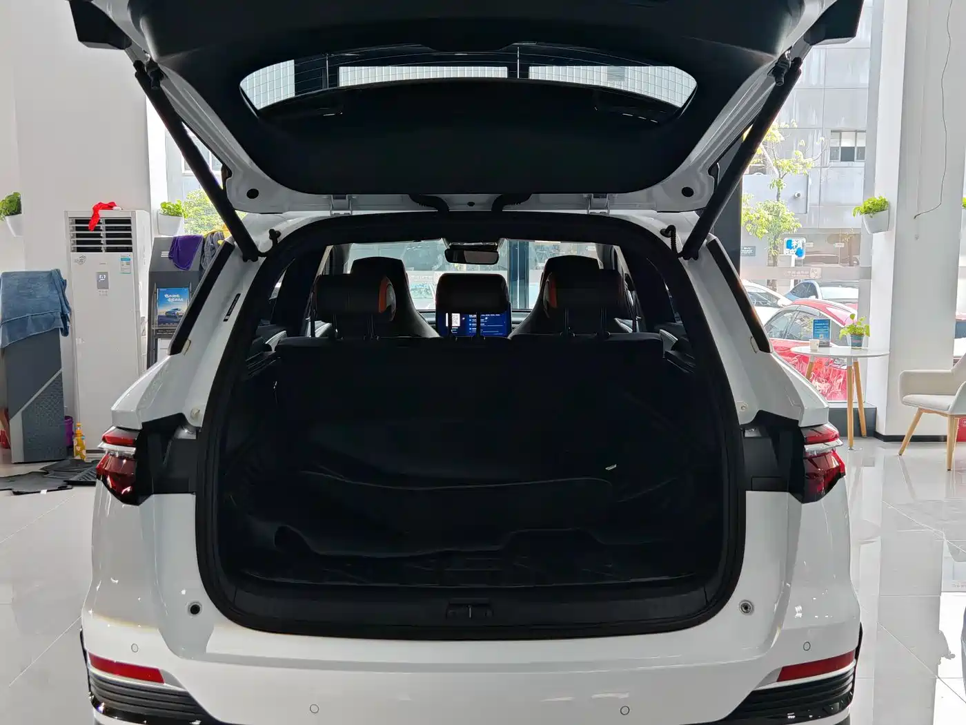 BYD Song Pro New Energy 2022 DM-i 110km Flagship Pro фото 7