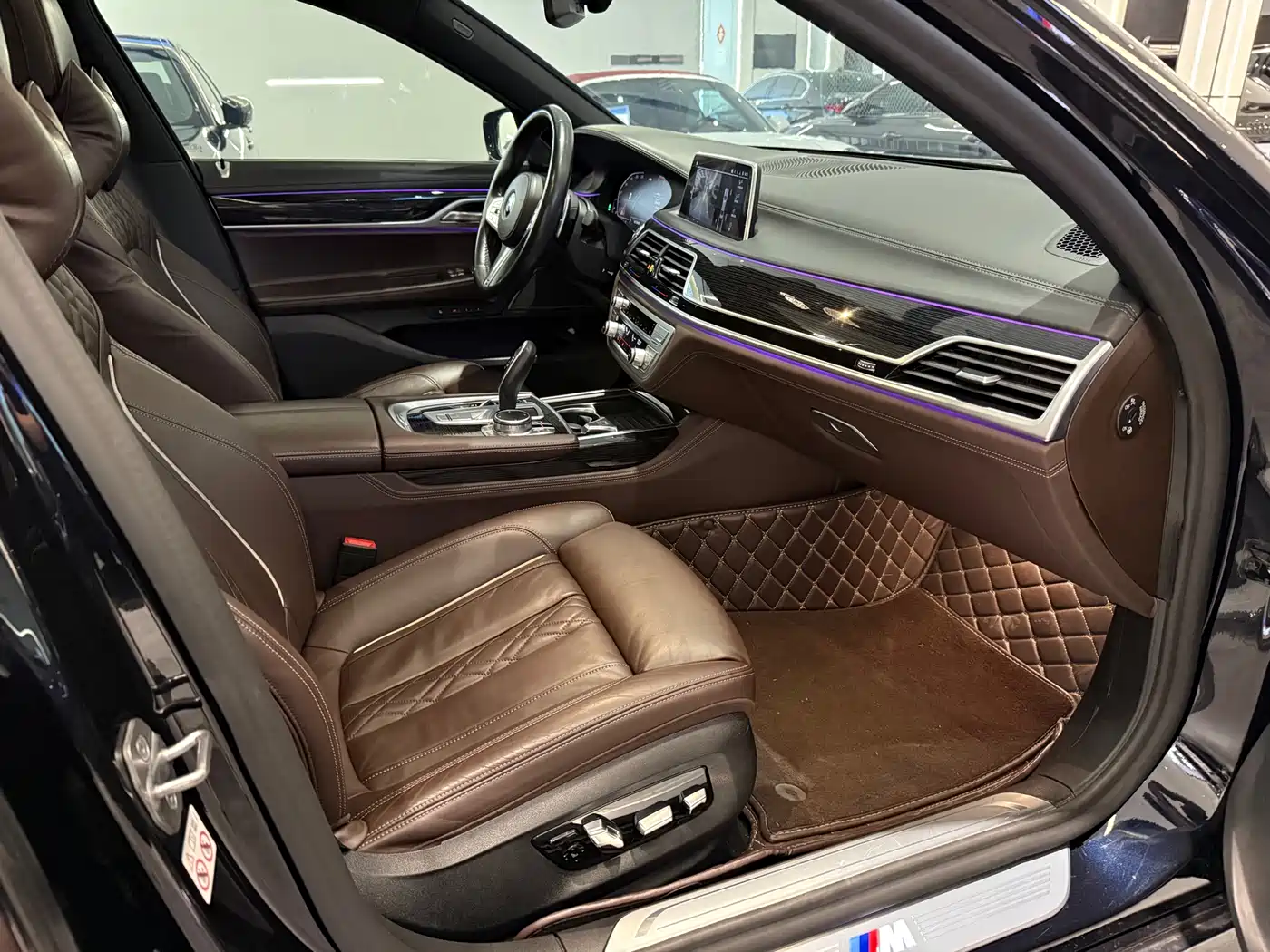 BMW 7 Series 2021 Model 730Li M Sport Package фото 9