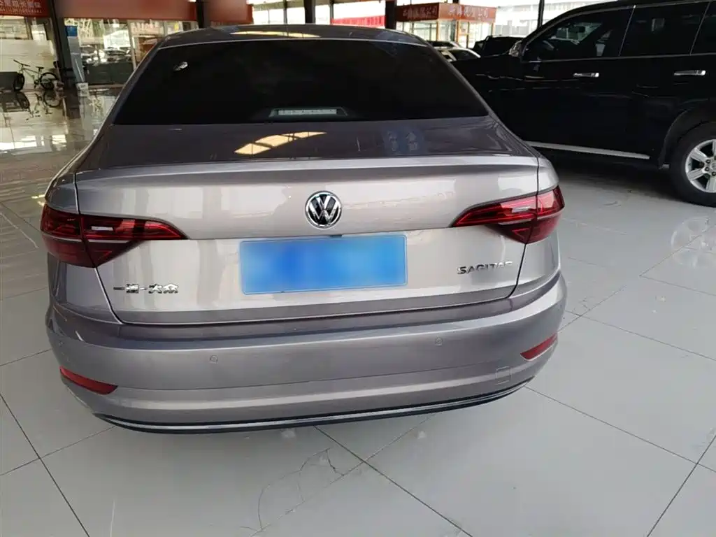 VOLKSWAGEN SAGITAR