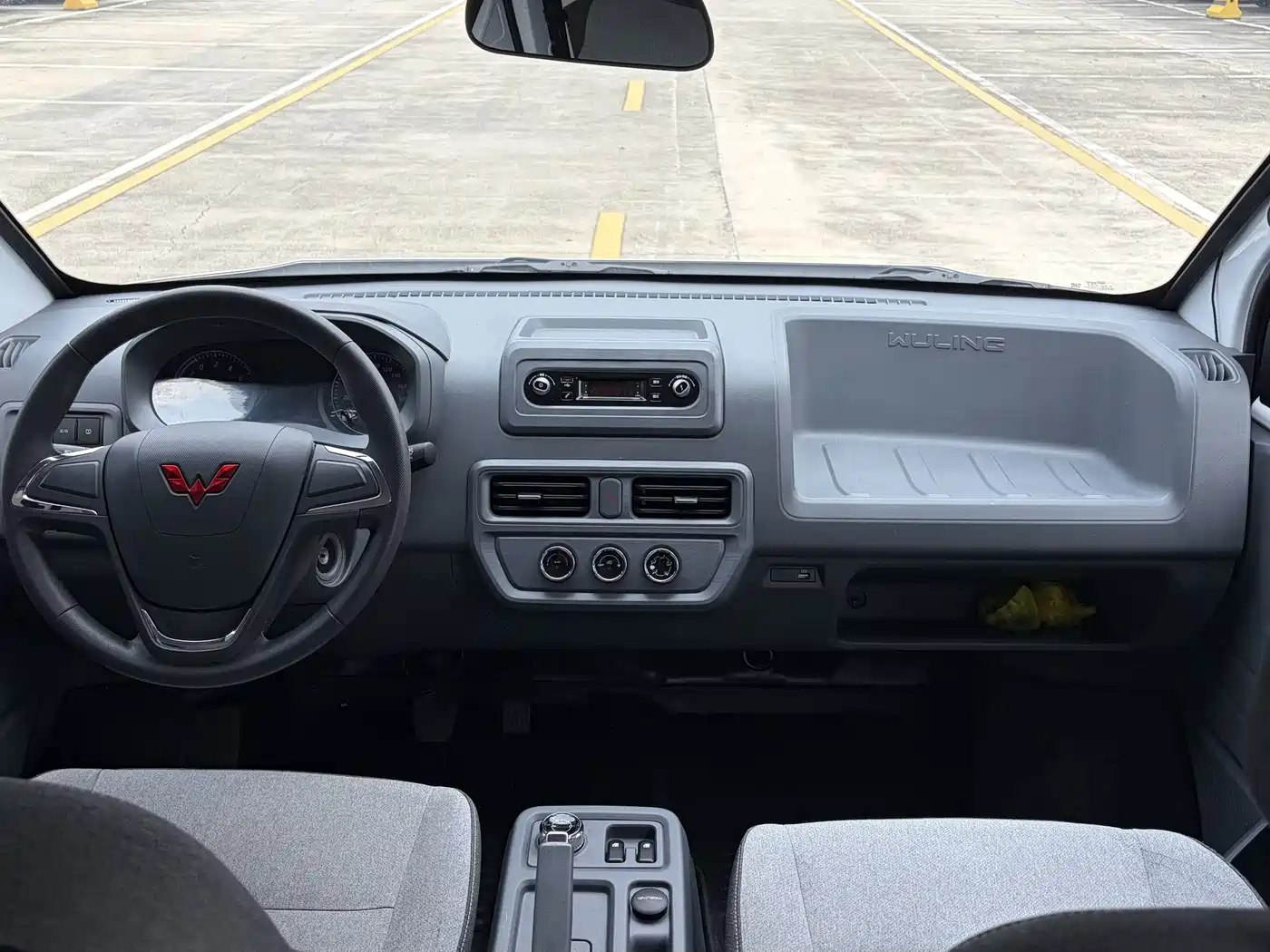 Wuling Motors Wuling Yangguang 2026 2025 400km Bus Comfort Edition