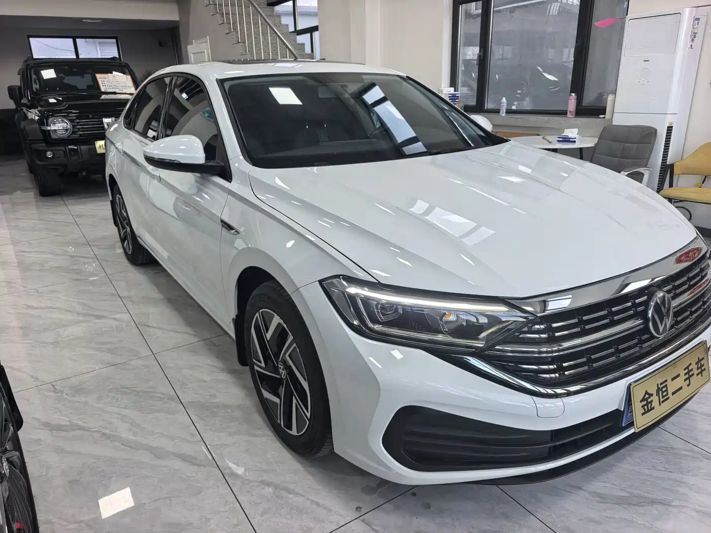 Volkswagen Sagitar 2025 300TSI DSG Flying Leap Edition фото 2