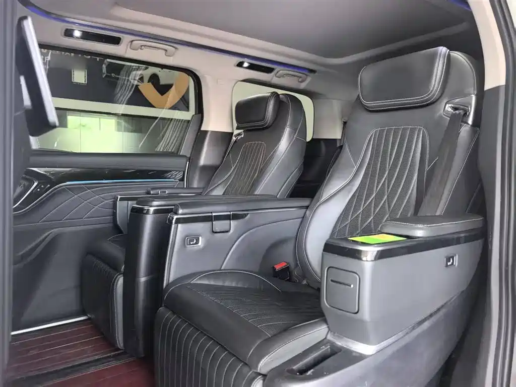 SAIC Maxus Maxus G90 2022 2.0T Interstellar 7-seater фото 20