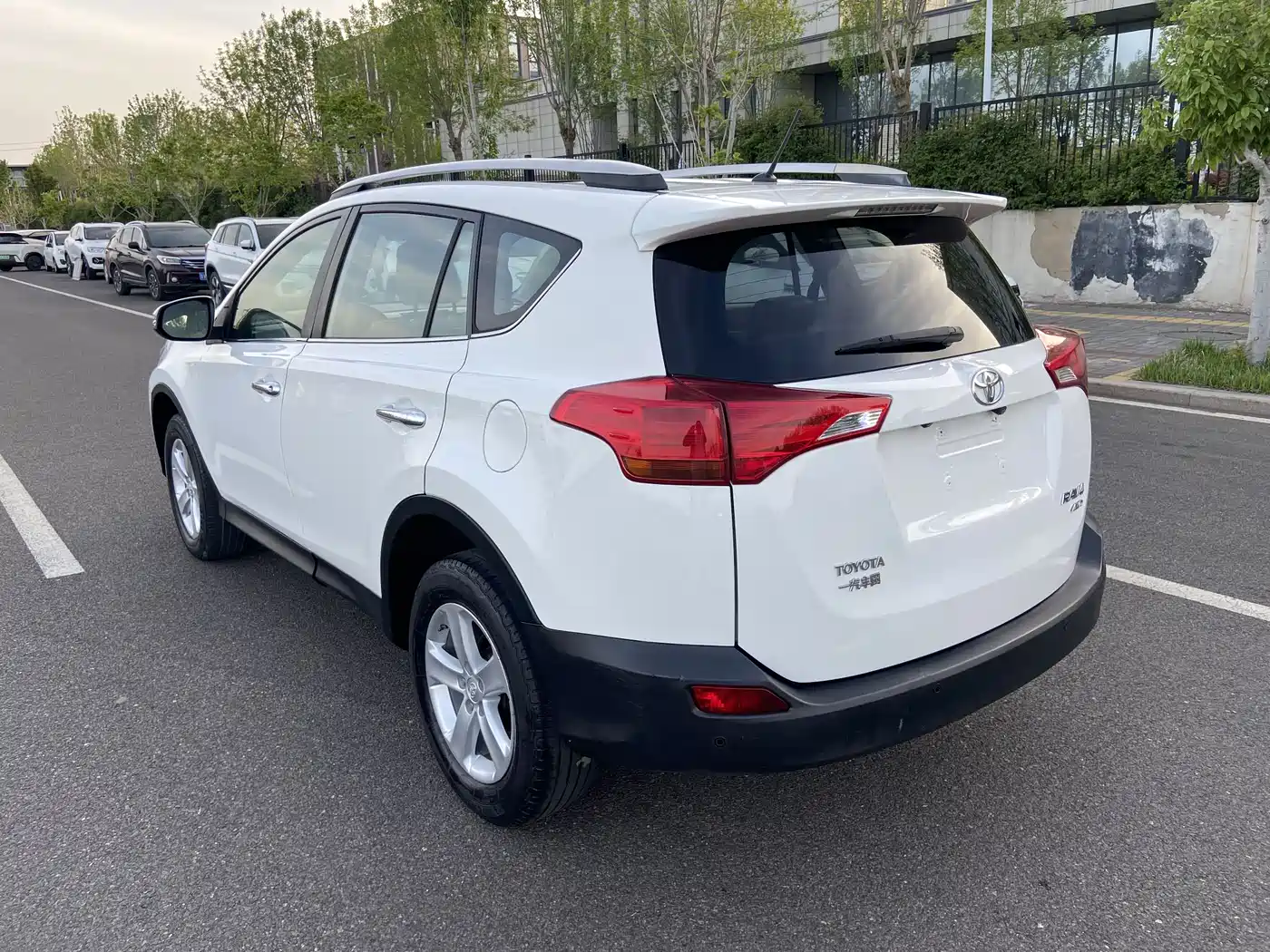 Toyota RAV4 Rongfang 2013 2.5L Auto 4WD Elite фото 6