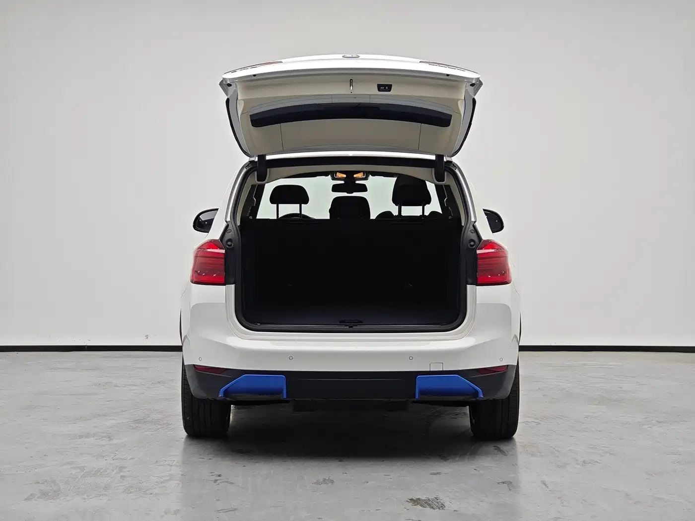 BMW iX3 2021 Facelift Pioneer фото 13