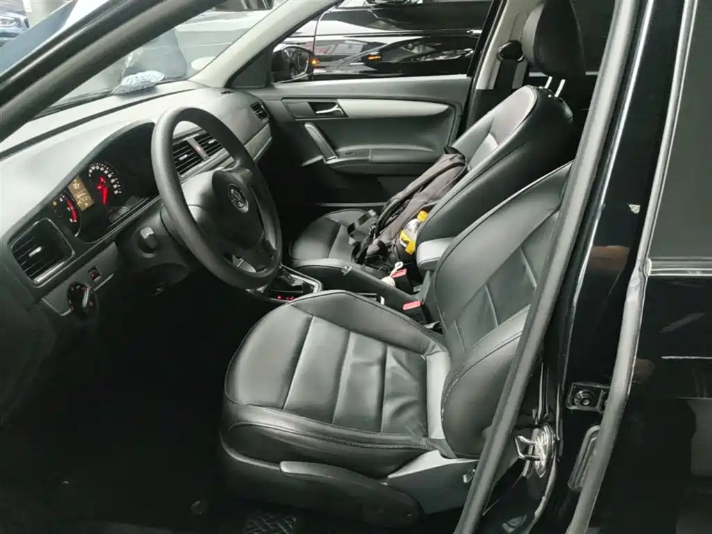 Volkswagen Lavida 2013 Facelift 1.4TSI DSG Comfort фото 15