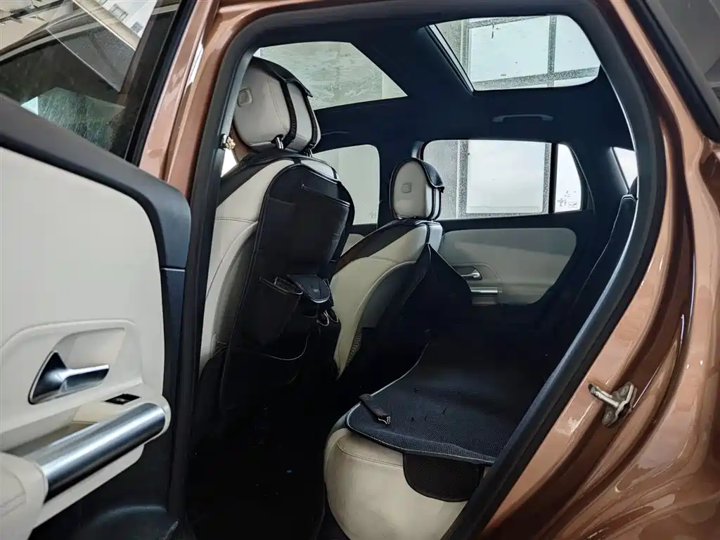 Mercedes-Benz EQA 2022 EQA 300 4MATIC Launch Special Edition фото 24