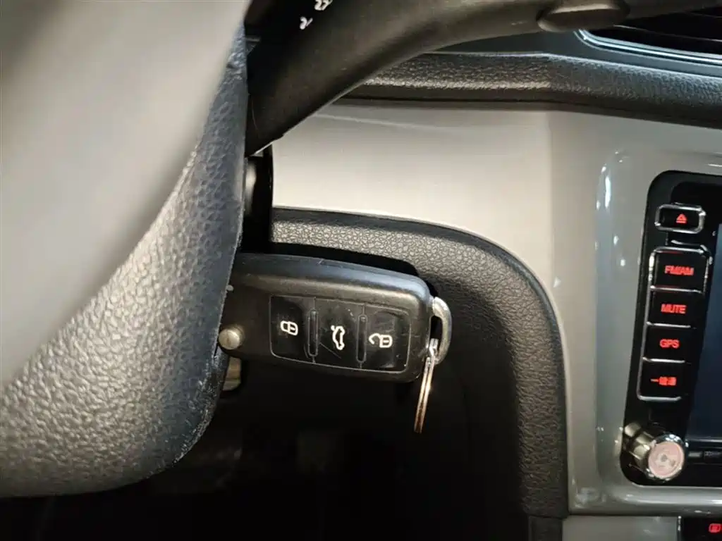 Volkswagen Lavida 2013 Facelift 1.4TSI DSG Comfort фото 9