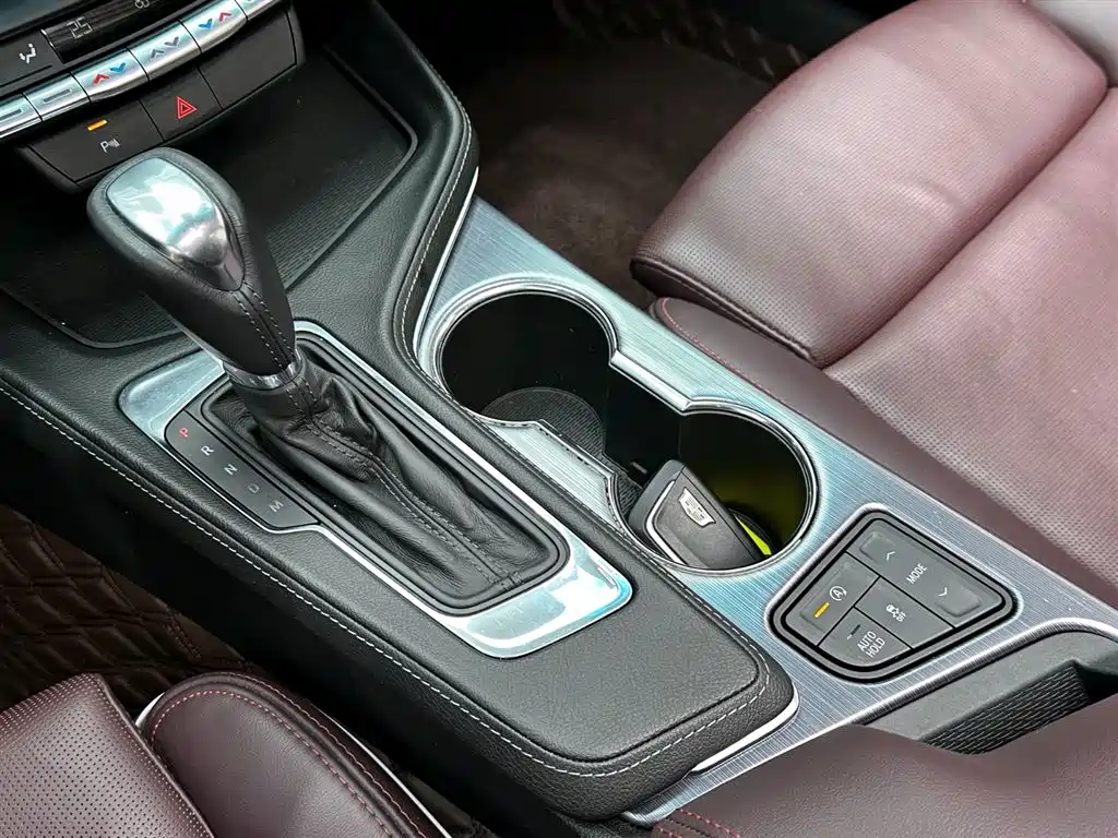 Cadillac CT4 2021 28T Premium Edition фото 16