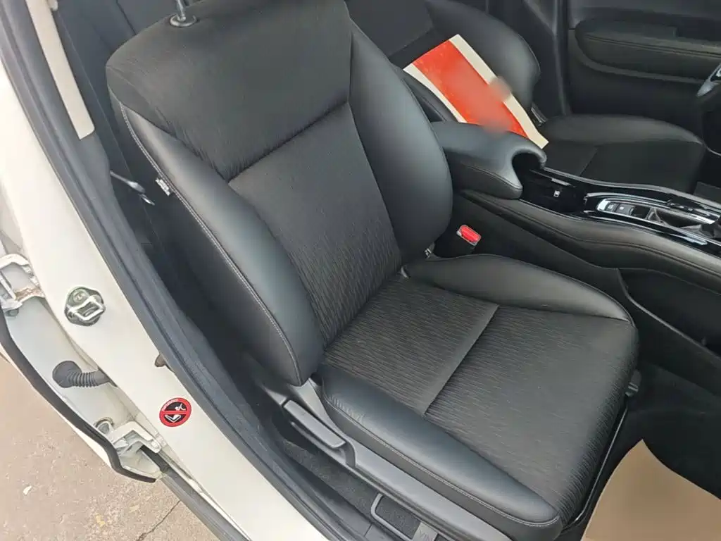 Фото 25 - Honda Vezel