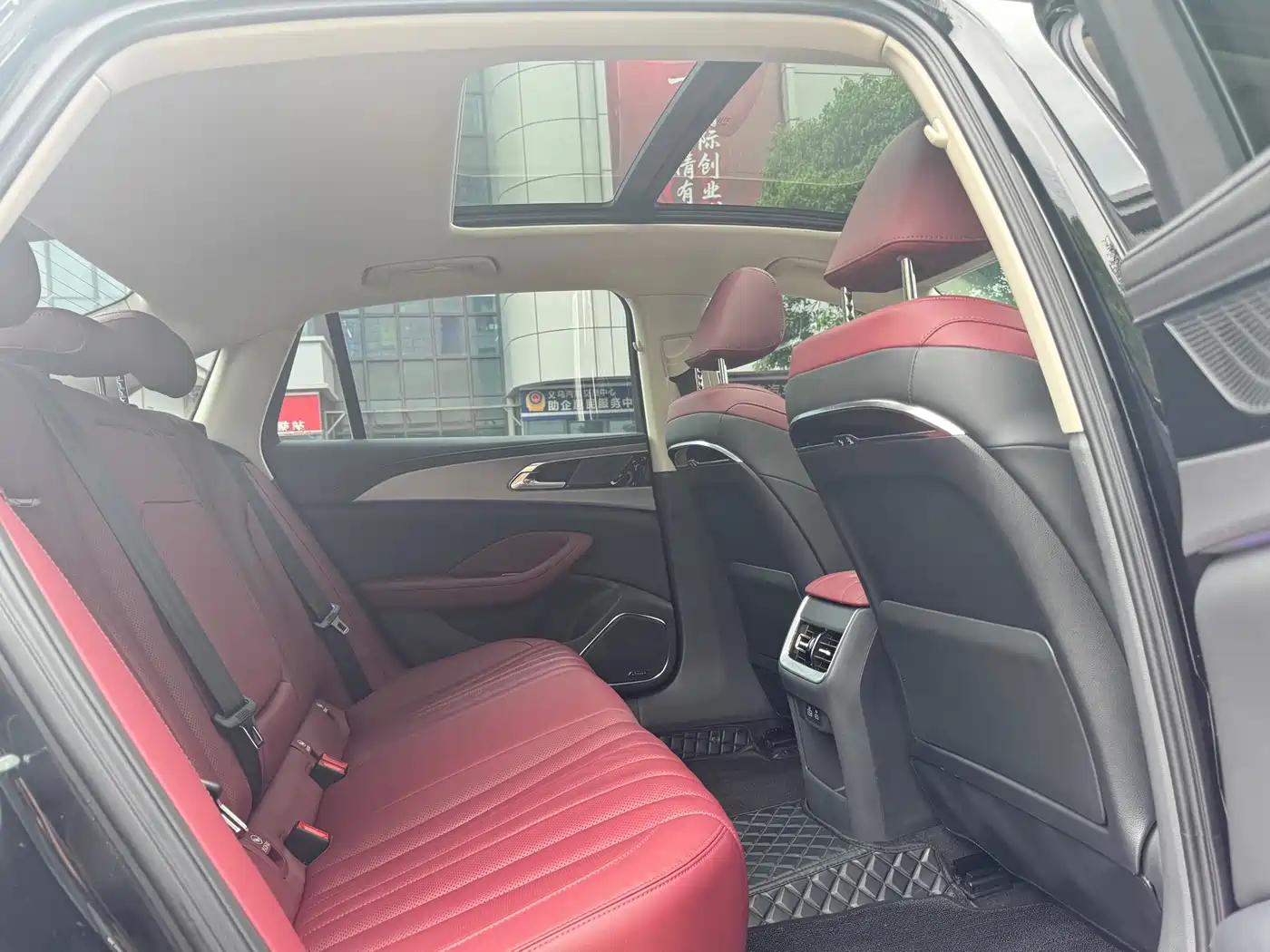 Hongqi H5 2024 2.0T Automatic Smart Connect Flag Smooth Edition фото 14