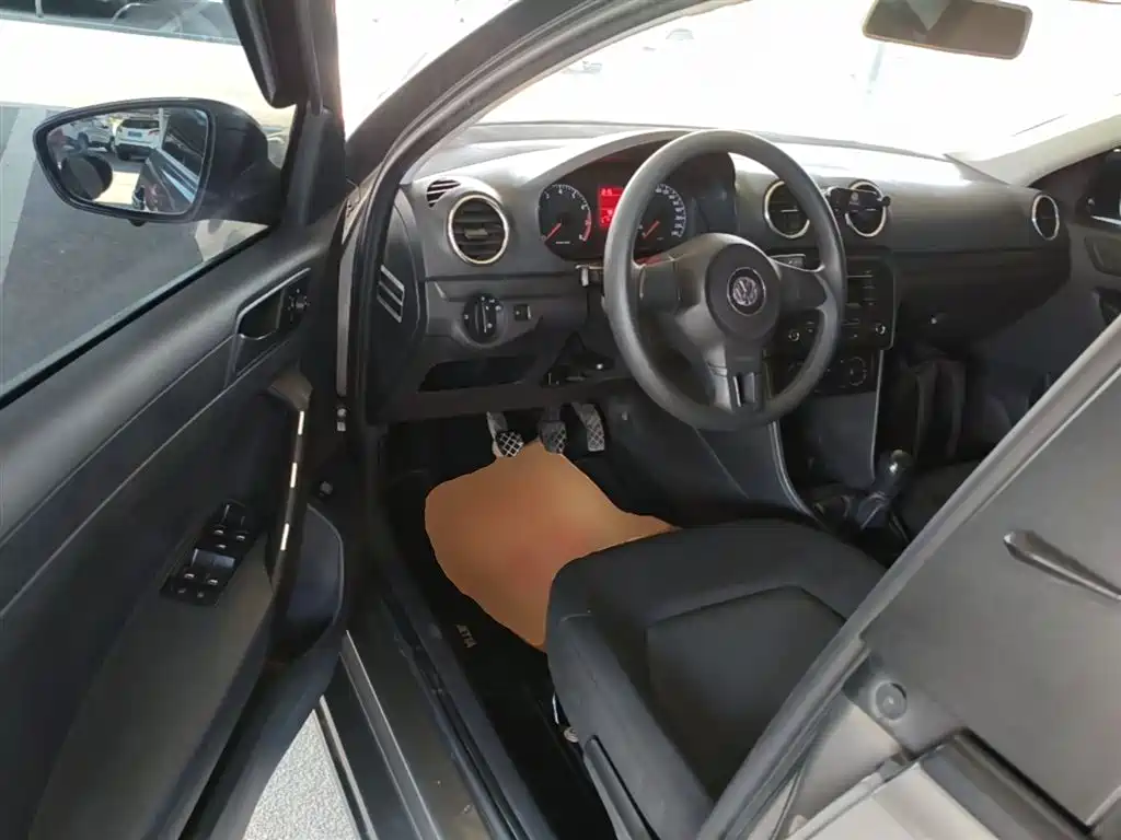 Volkswagen Jetta 2015 Quality Edition 1.4L Manual Fashion фото 16