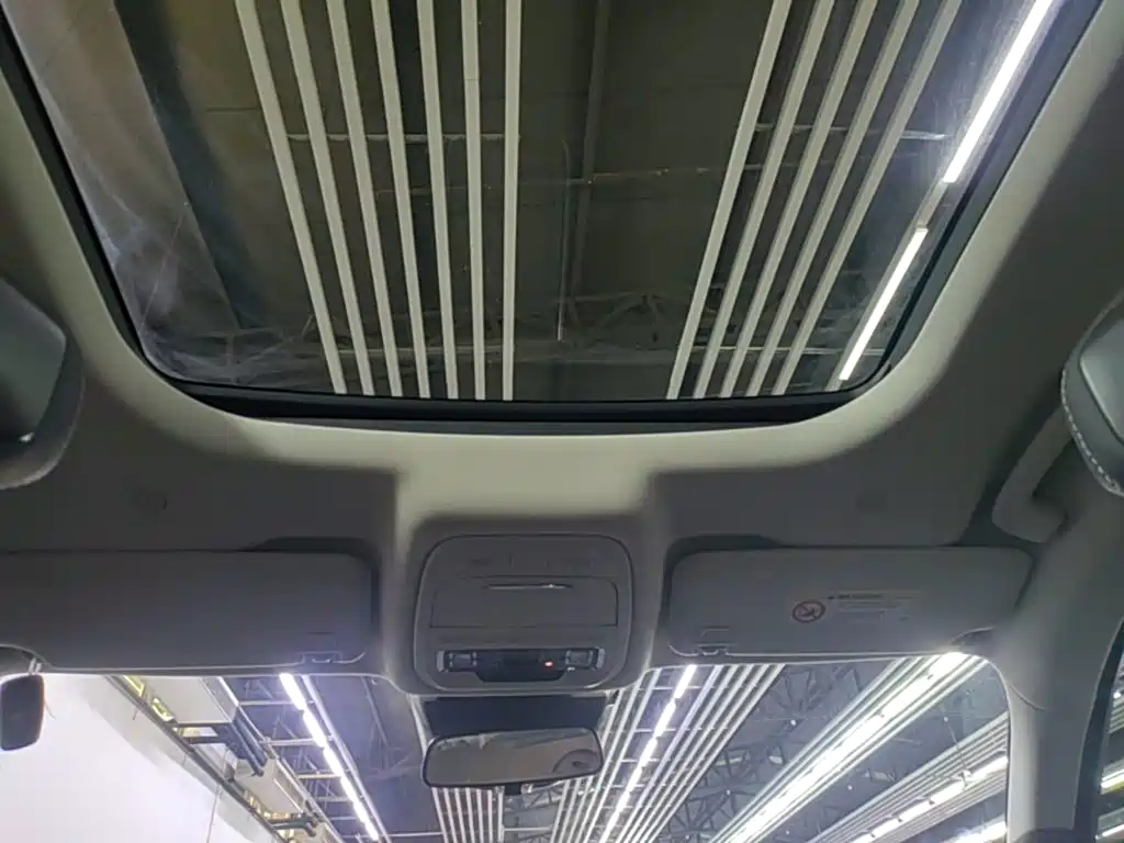 Фото 18 - Ford Edge