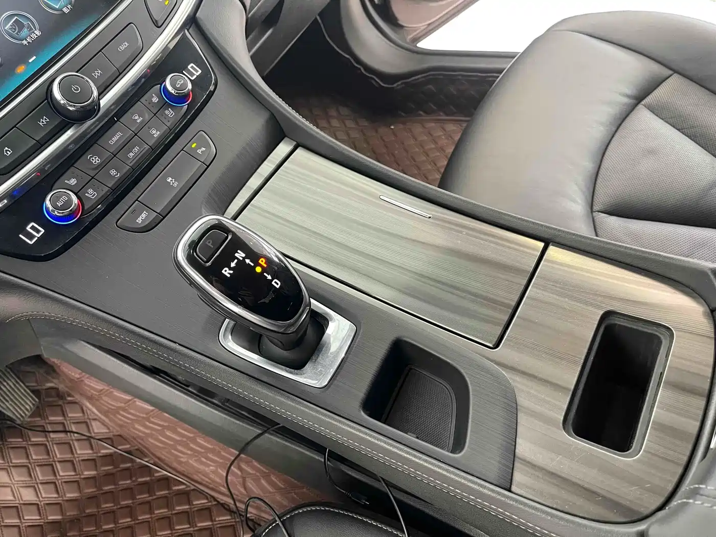 Buick LaCrosse 2018 Model 20T Elite Edition фото 7