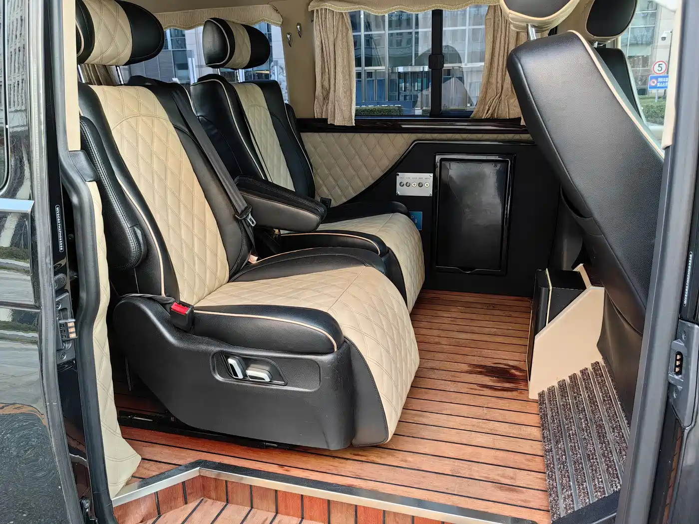 Volkswagen Caravelle 2015 2.0TSI 4WD Comfort фото 17
