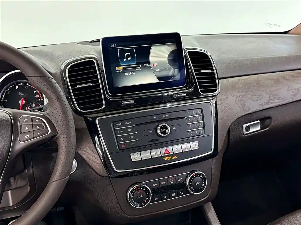 Mercedes-Benz GLE 2016 GLE 400 4MATIC фото 13