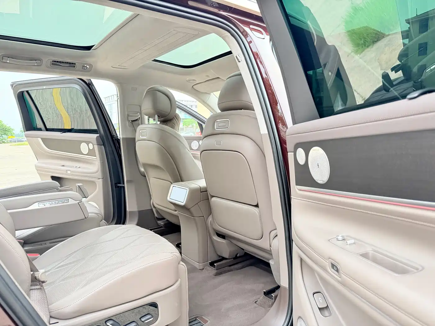 AITO Wenjie AITO M9 2025 Extended Range Ultra 52kWh 6-Seater фото 21