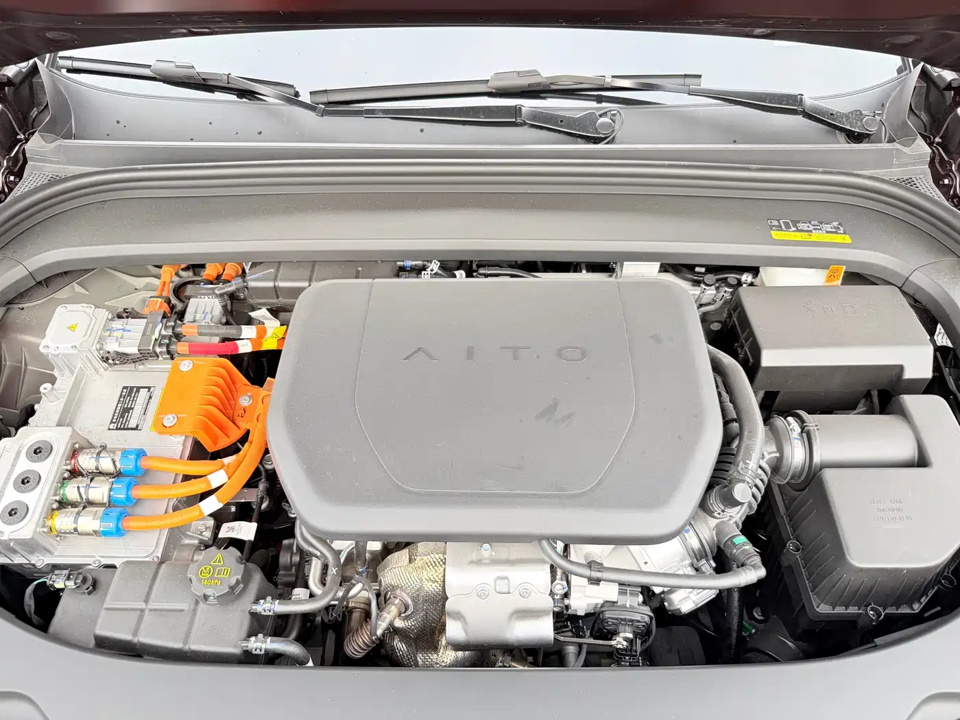 AITO Wenjie AITO M9 2025 Extended Range Ultra 52kWh 6-Seater фото 5