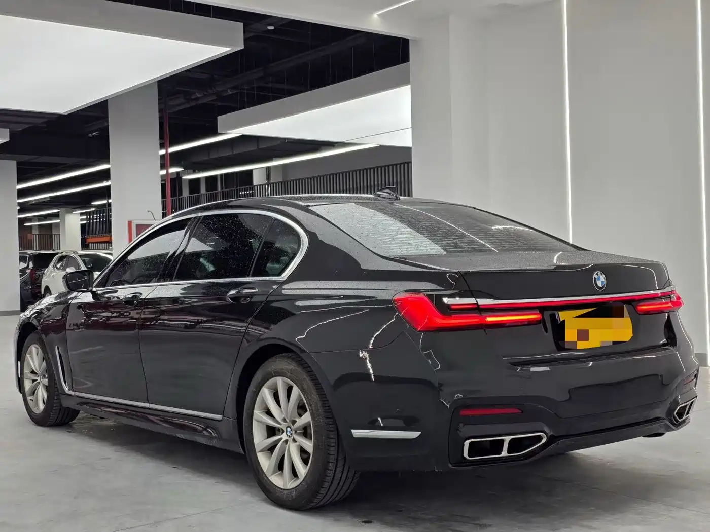BMW 7 Series 2016 730Li Leading фото 15
