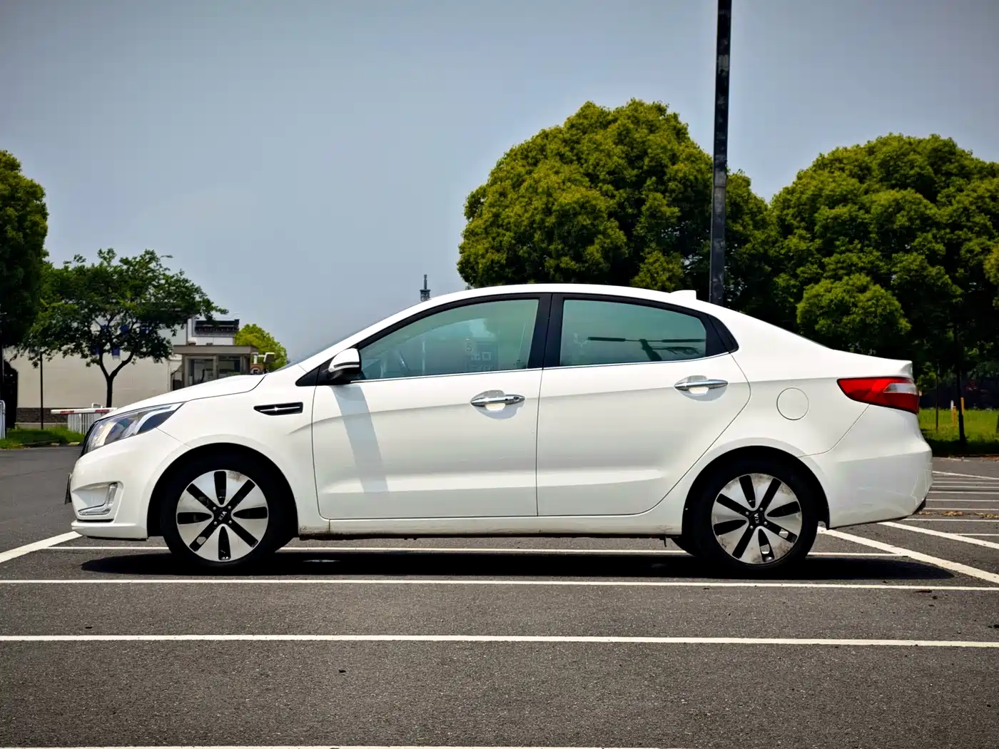 Kia K2 2012 Model Sedan 1.6L AT Premium ECO фото 4