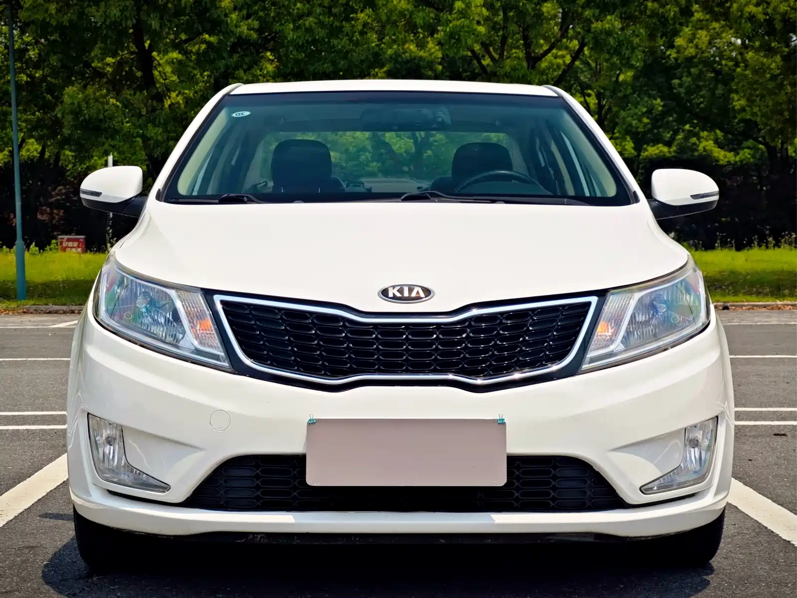 Photo 2 - Kia K2