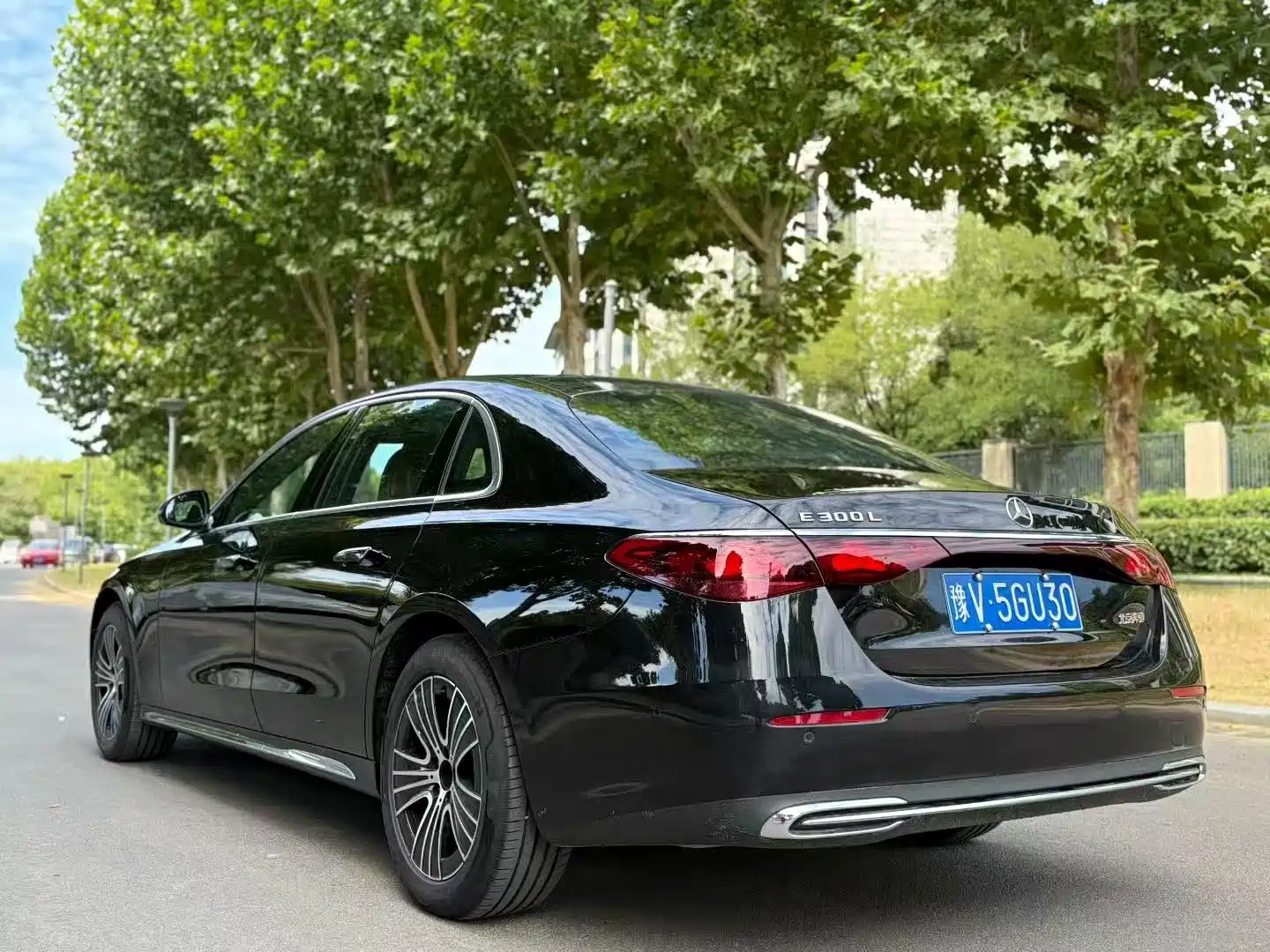 Photo 7 - Mercedes-Benz E-Class