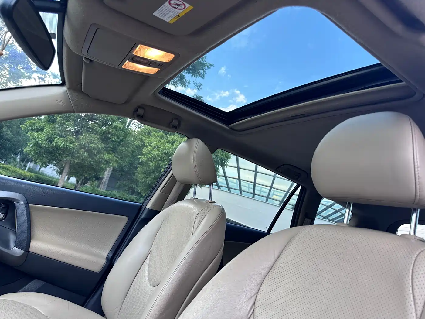 Toyota RAV4 Rongfang 2011 2.0L Manual Luxury Edition фото 20
