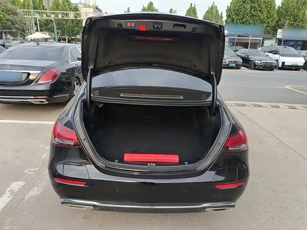 Mercedes-Benz E-Class New Energy 2022 Facelift E 350 e L Plug-in Hybrid Sedan фото 19