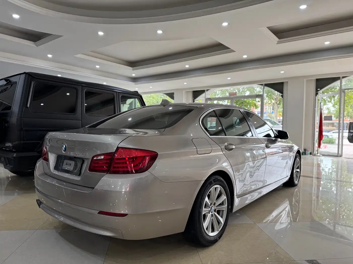 BMW 5 Series 2012 520Li Elegance фото 5