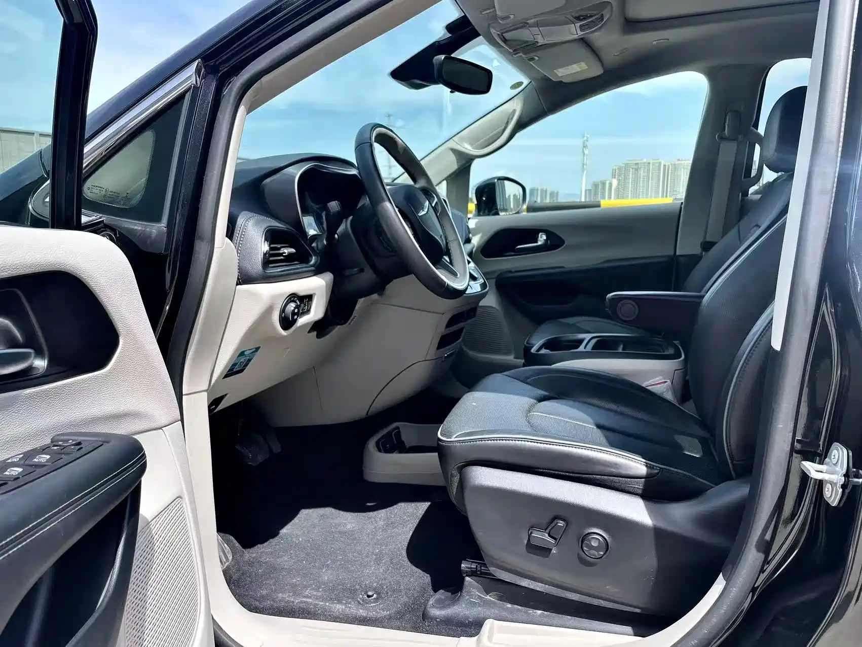 Фото 9 - Chrysler Pacifica PHEV