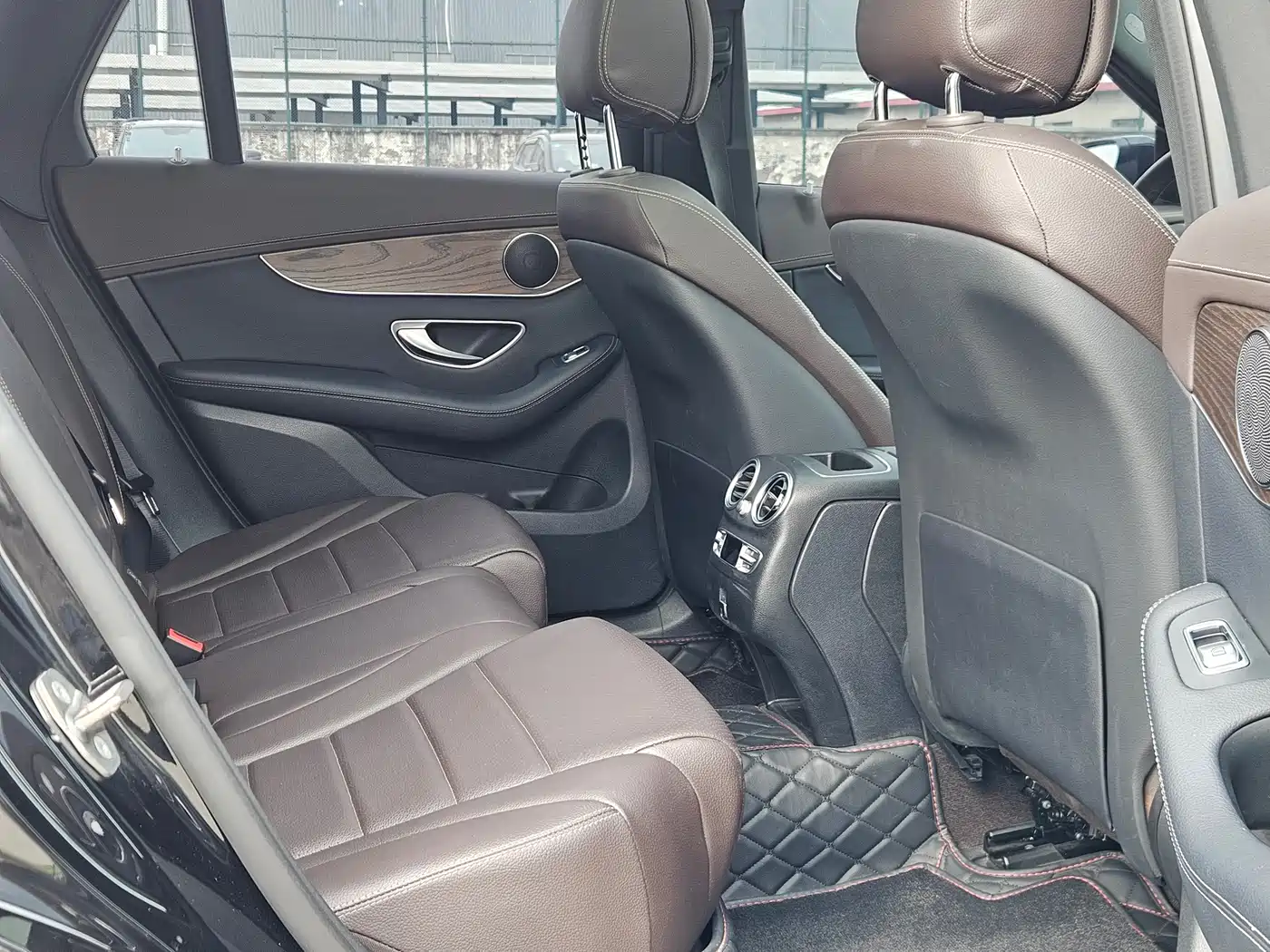 Mercedes-Benz GLC 2022 Facelift II GLC 260 L 4MATIC Luxury фото 13
