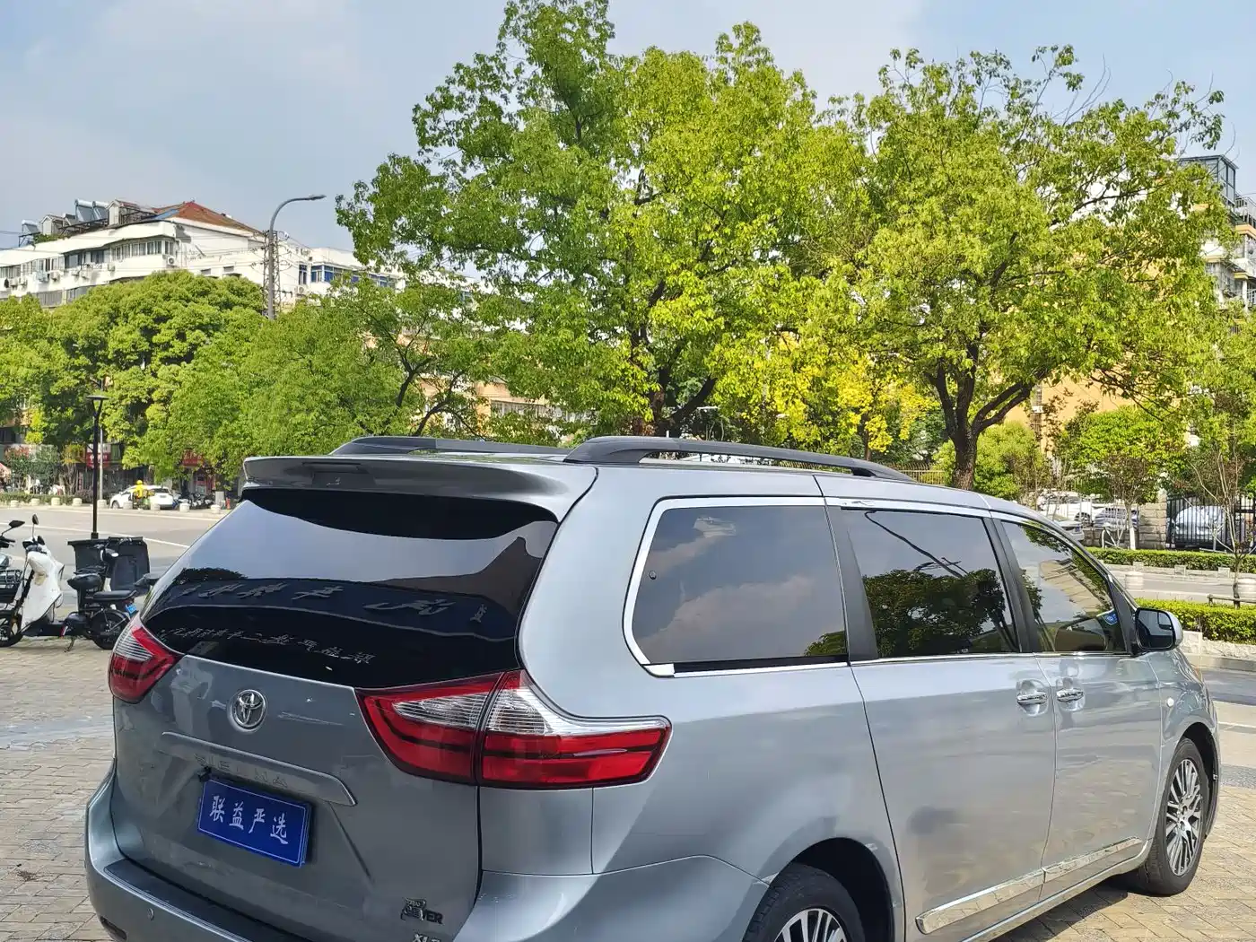 Toyota Sienna 2015 3.5L 2WD LE фото 4