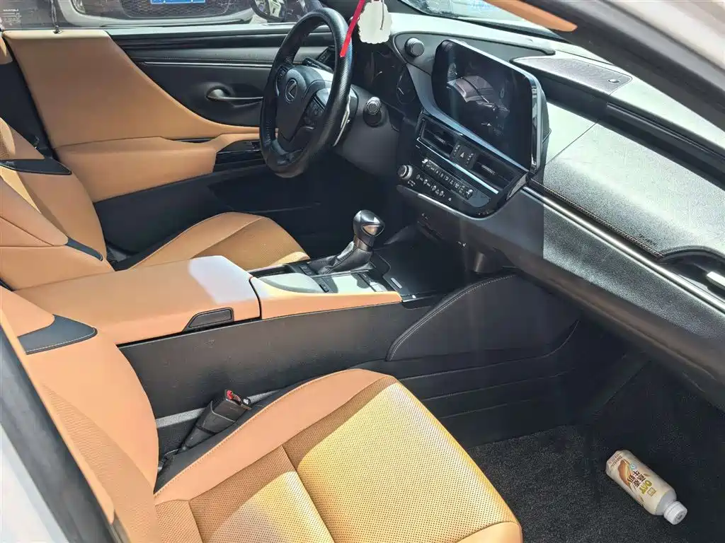 Lexus ES 2020 200 Excellence фото 5