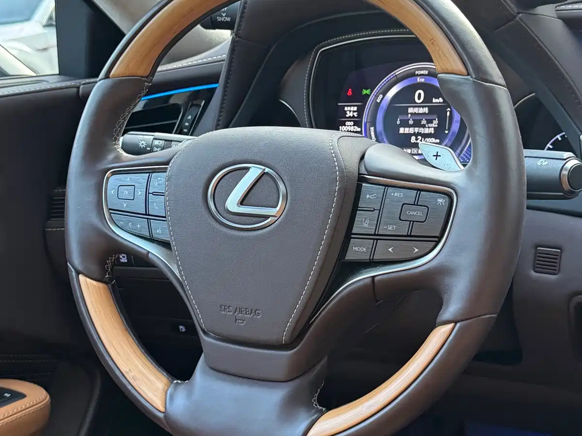 LEXUS LS