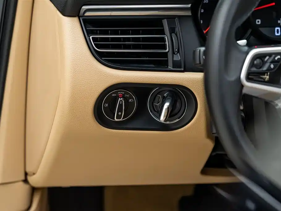 Porsche Macan 2020 Macan 2.0T фото 15