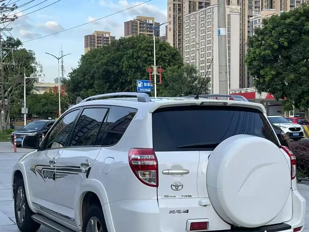 Toyota RAV4 Rongfang 2012 Styling Edition 2.0L Automatic 4WD фото 8