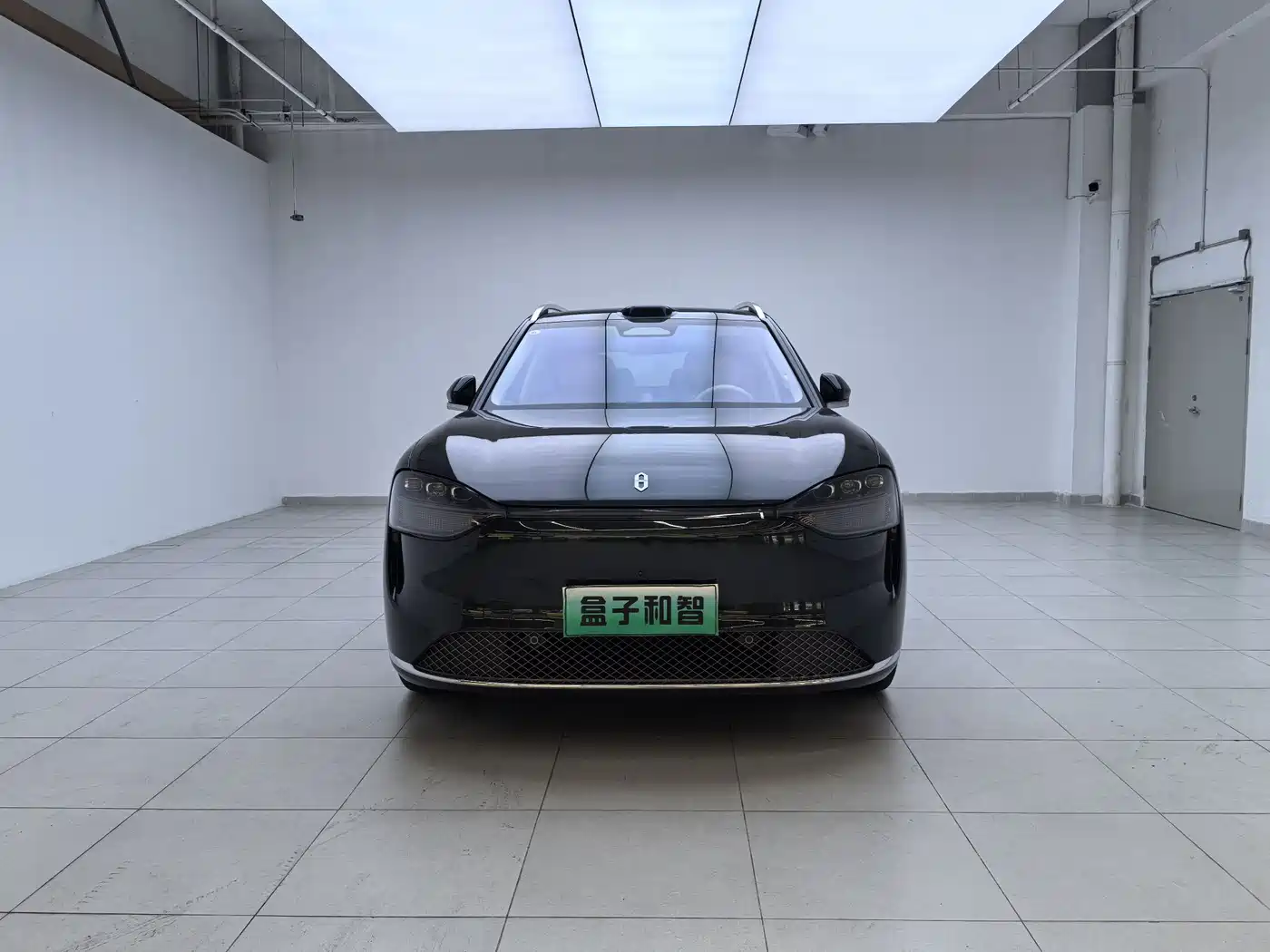 AITO Wenjie AITO M9 2025 Pure Electric Ultra 100kWh 6-Seater фото 2