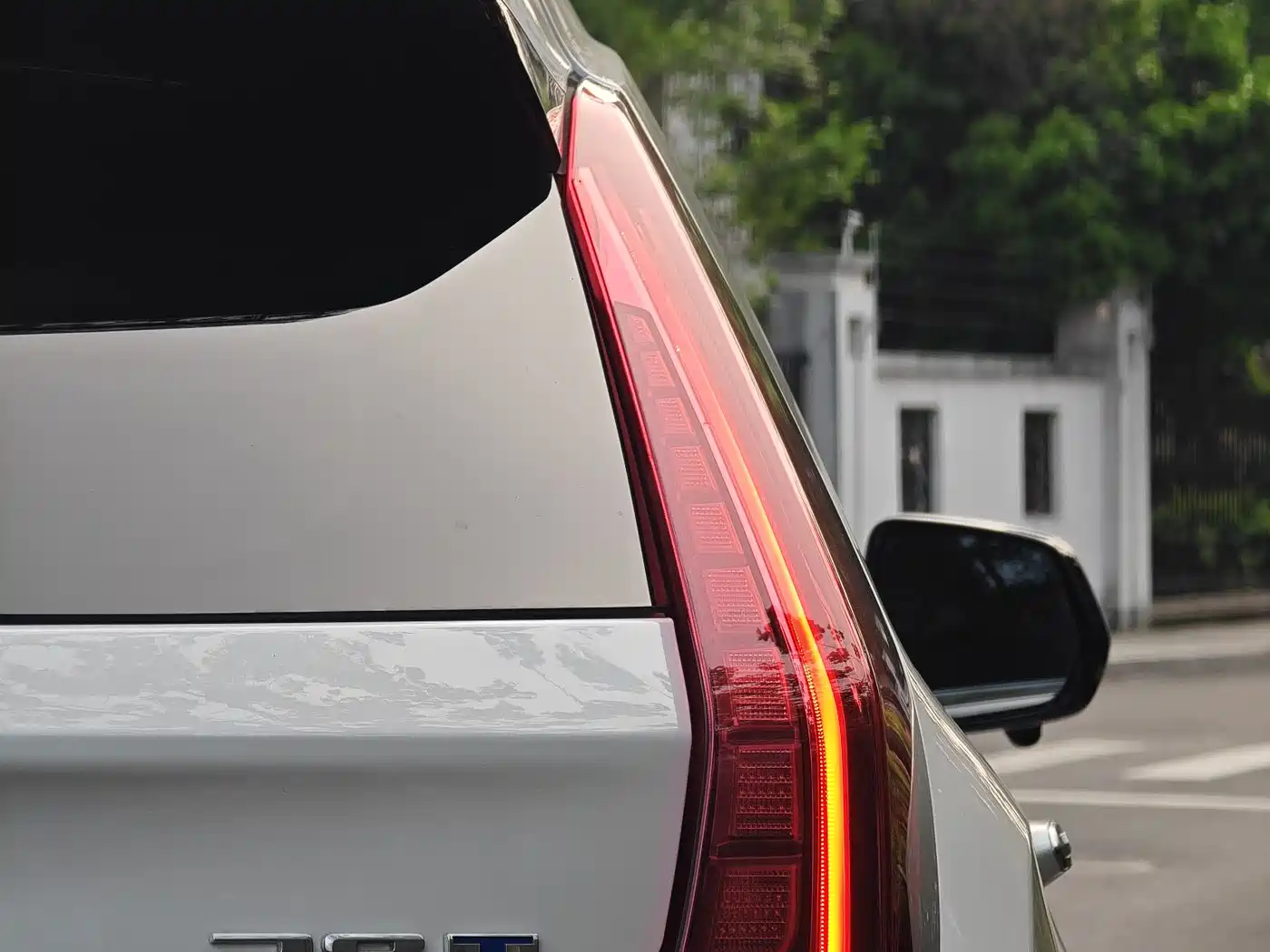 Cadillac XT4 2024 28T 2WD Luxury фото 9