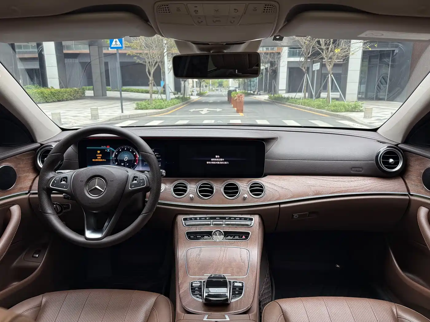 Mercedes-Benz E-Class 2018 E 300 L Luxury фото 10