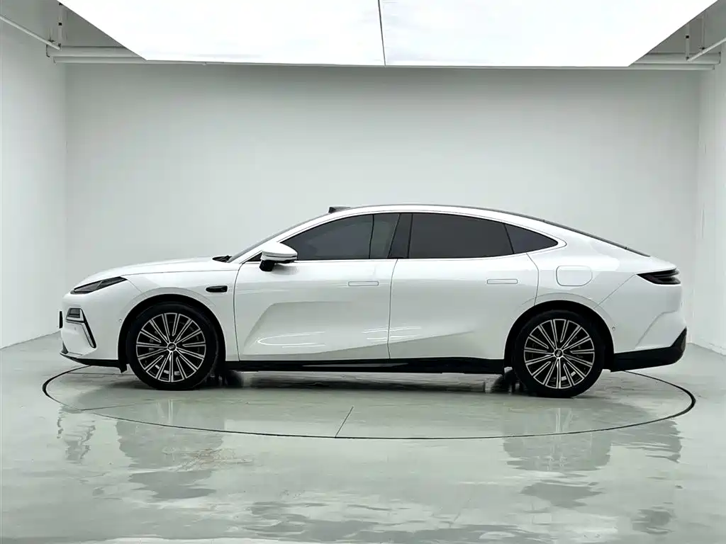Geely Galaxy Galaxy Xingyao 8 2025 130km EM-P Starship Edition фото 2