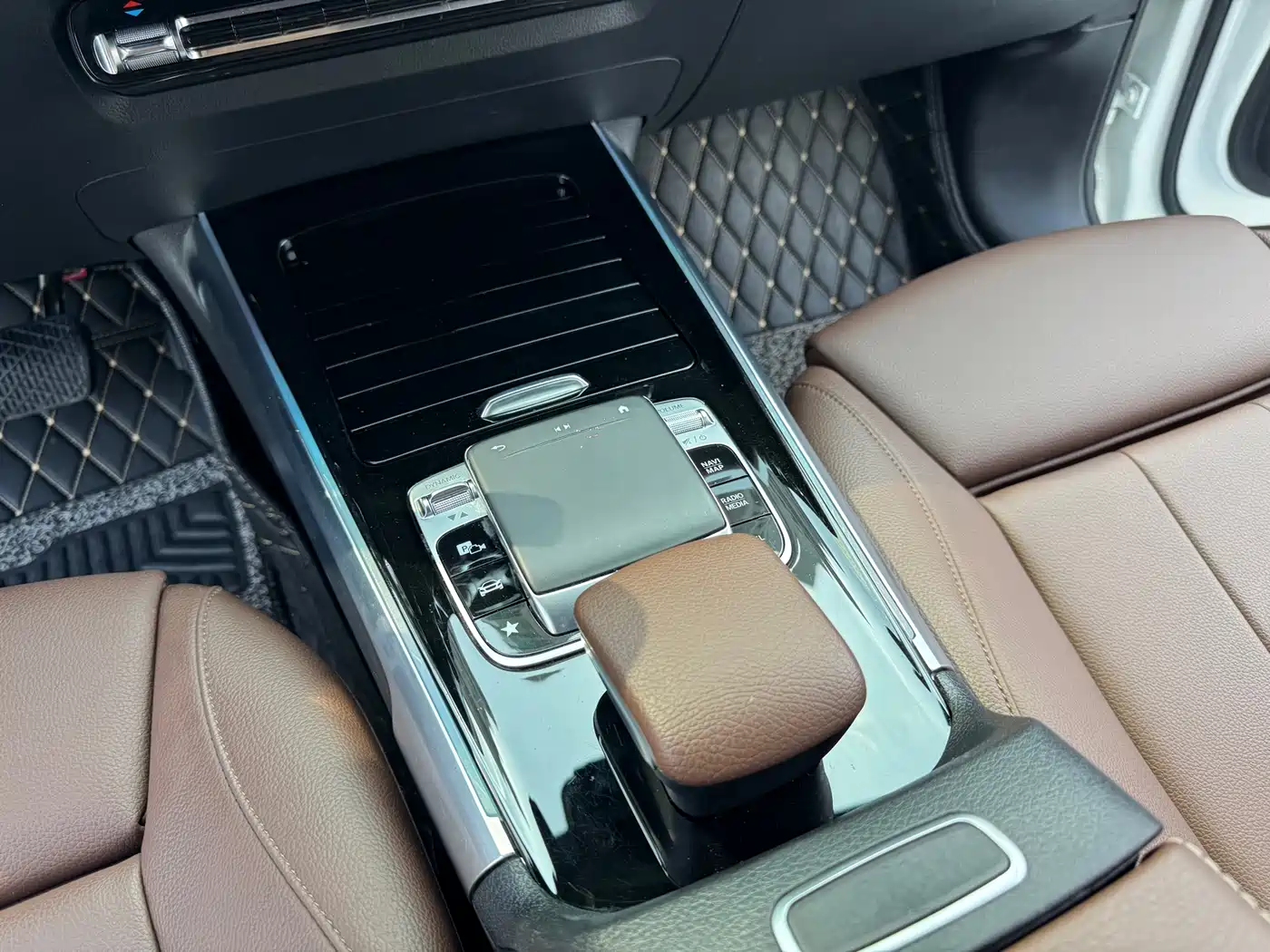 Mercedes-Benz GLB 2020 GLB 200 Dynamic фото 12