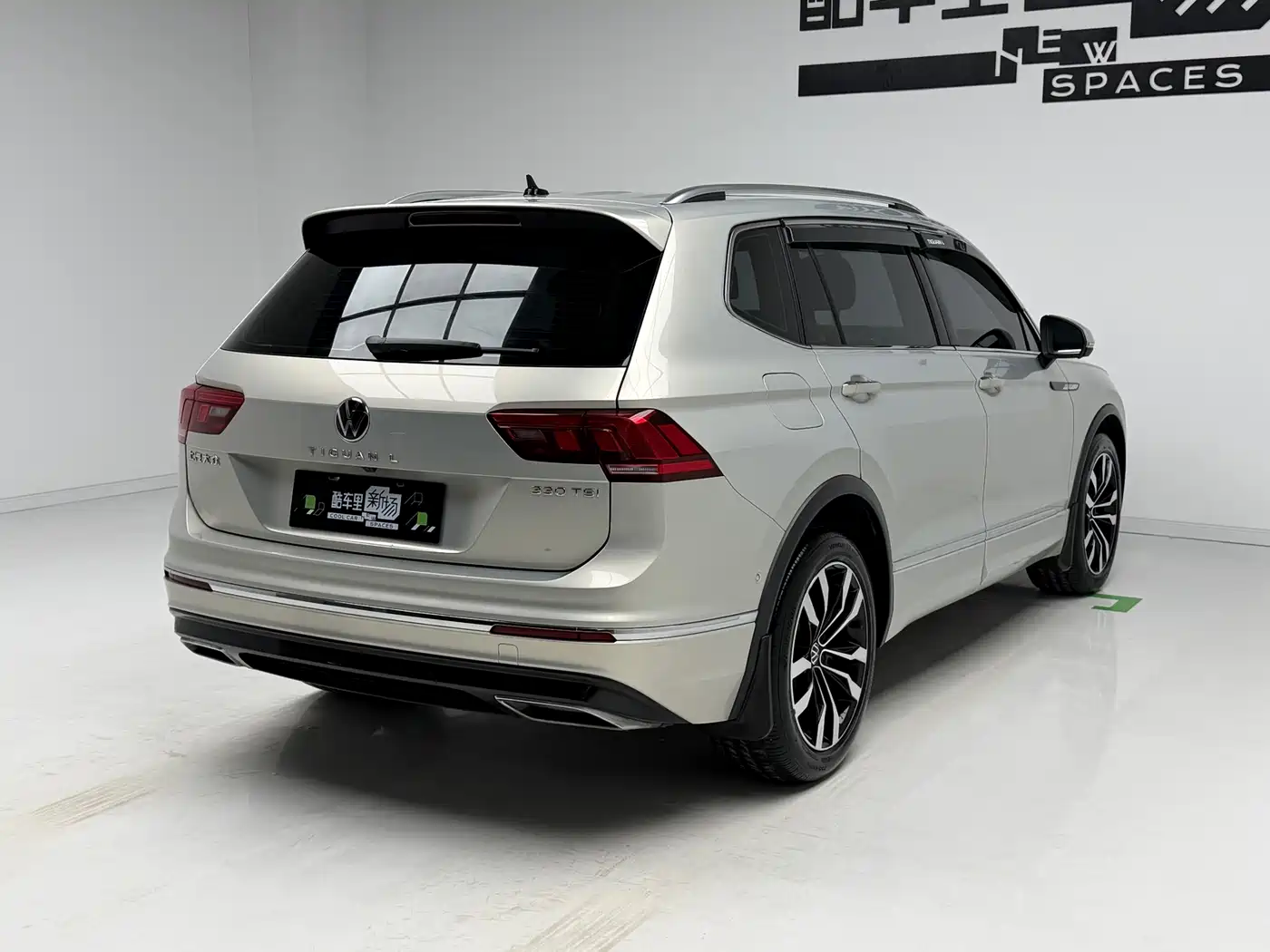 Volkswagen Tiguan L 2021 330TSI Automatic 2WD R-Line Premium фото 4