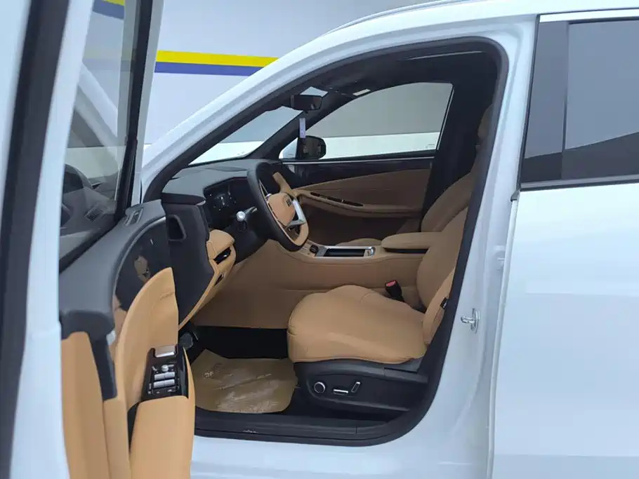 Geely Galaxy Galaxy L7 2025 2025 EM-i 115km Explorer+ Edition