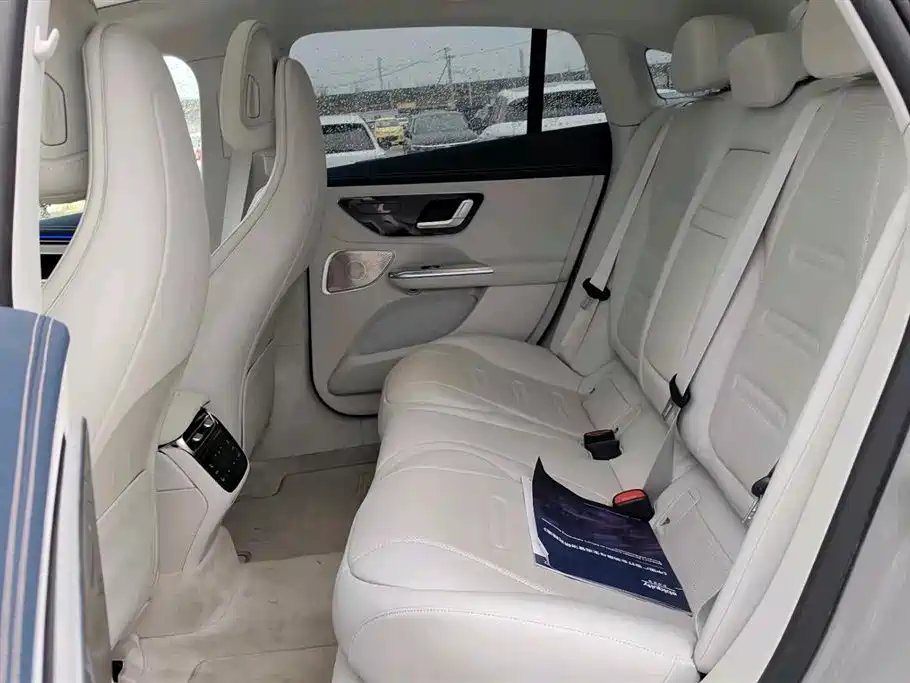 MERCEDES-BENZ EQE AMG