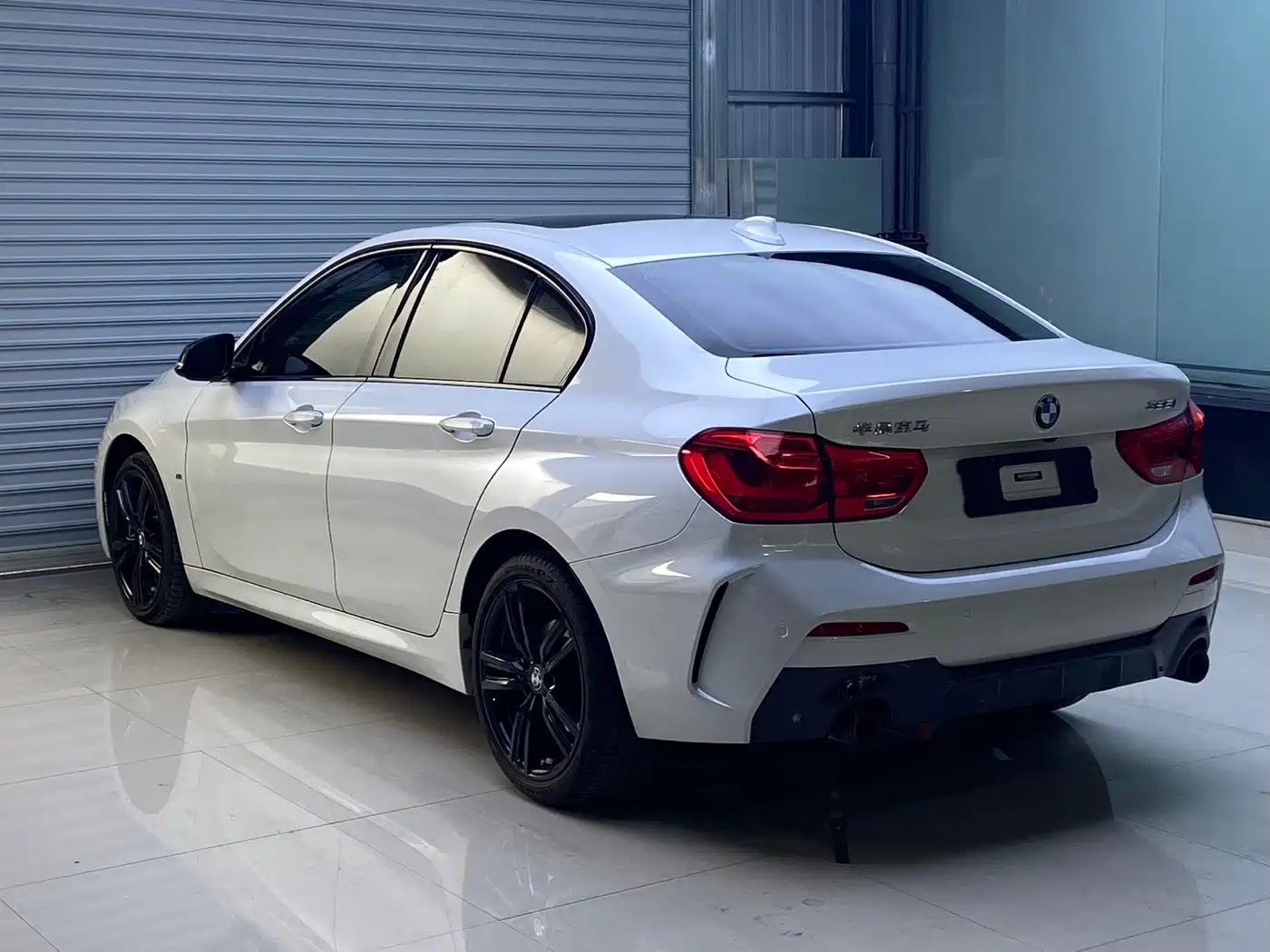 BMW 1 Series 2022 125i M Sport Shadow Edition фото 7